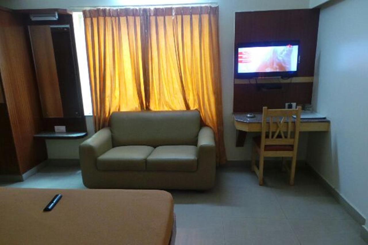 Mlc Gateway Deluxe Inn Бенґалуру Екстер'єр фото